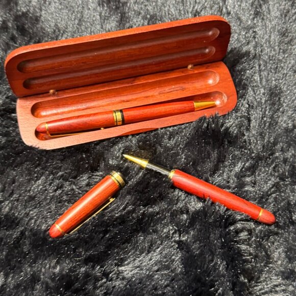 Luxury Red Wood Ballpoint Pen Set With Matching Wooden Case - Picture 2 of 6